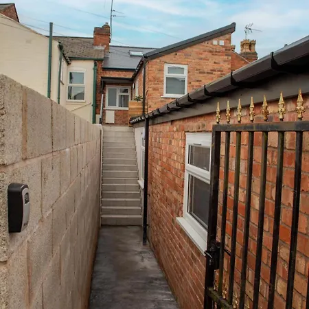 Apartment Ninas Nest In Harborne